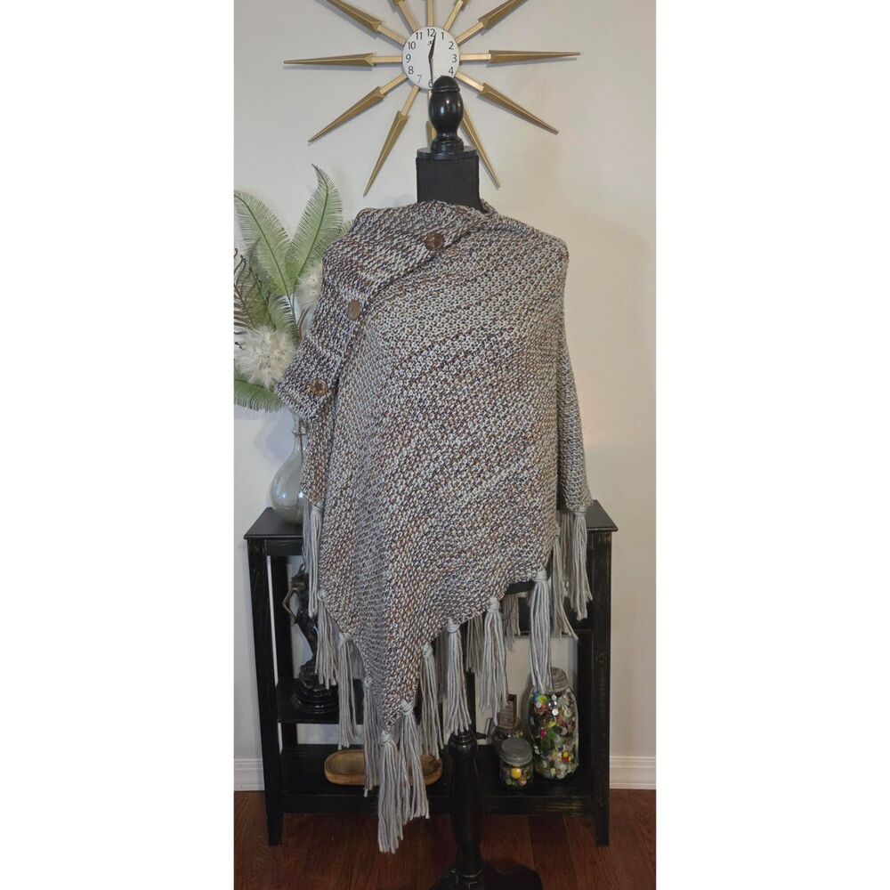 Cozy Multi-Tone Knit Shawl with Fringe-NWOT-One Size